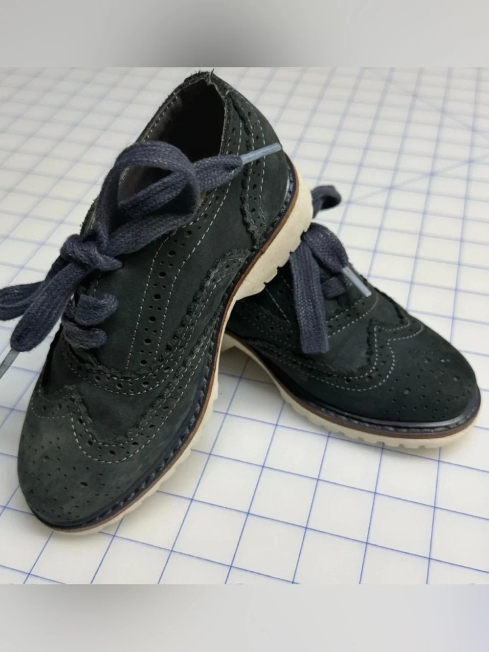 Boys 9 Kenneth Cole Dress Shoes